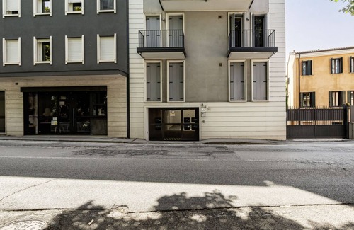 Padova Apartment | GuestHost - Piazza Mazzini Bright Apartment Padova