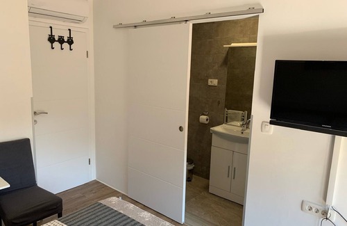 Jezerce House | Guesthouse Family Bosnic - Double Room with Balcony - 3 - 4
