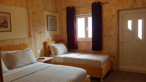 Tepelene House | Guesthouse Lord Byron