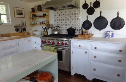 Vinalhaven House | Guesthouse on Historic Saltwater Farm