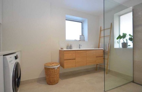 Lindisfarne Apartment | Guesthouse on the Hill