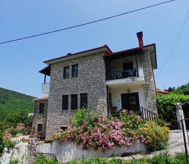 Pezoula House | Guesthouse Petrino