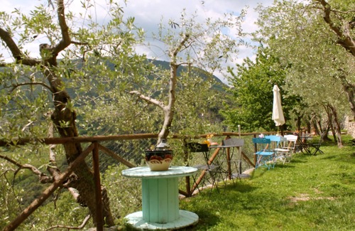 Precetto House | Guesthouse Runcini 3 bedroom farmhouse in medieval village with a view