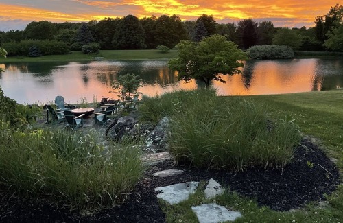 Red Hook Cottage | Guesthouse with Catskill views, private pool, hot tub, and lake