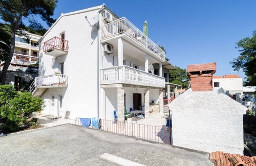 Sobra Apartment | #GUESTHOUSESOBRA Room with Balcony&Sea View, private ext. bathroom S5