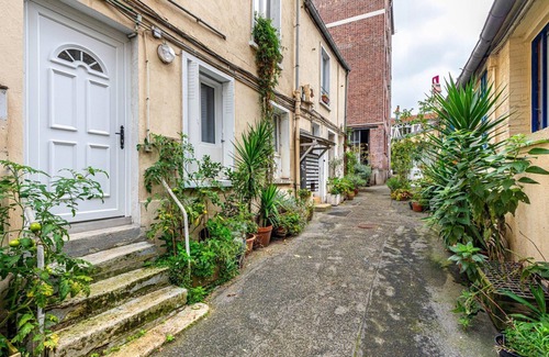 Amerique Apartment | GuestReady - Stylish Loft with Workspace and Music