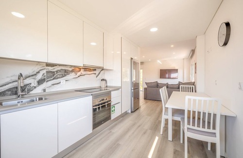 Charneca de Caparica e Sobreda House | GuestReady - Quinta do Moledo House