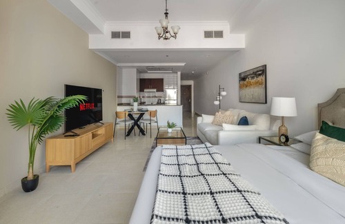 Downtown Dubai Apartment | GuestReady - A break in the clouds at Court Tower