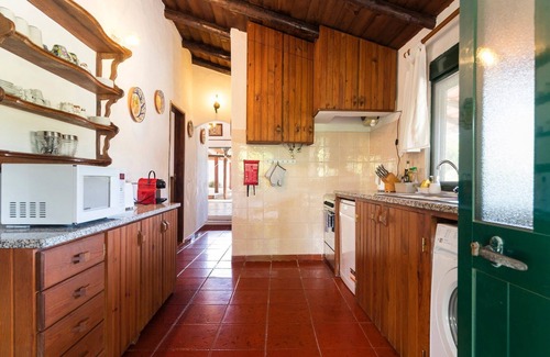 Carvalhal House | GuestReady - Carvalhal Residence near Pego Beach