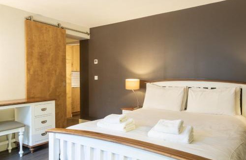 Grand Canal Dock Apartment | GuestReady - Charming retreat in Dublin