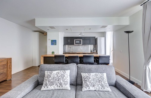 Bordeaux Maritime Apartment | GuestReady - Contemporary stay with a terrace