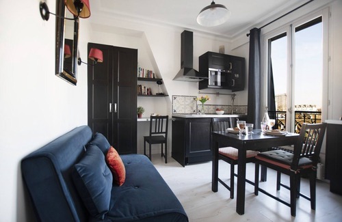 Les Iles Apartment | GuestReady - Cozy and Bright with Notre Dame View