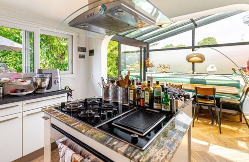 Pantin House | GuestReady - Idyllic oasis with garden near Paris