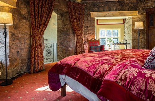Longcroft Apartment | GuestReady - Luxe Craigiehall Temple in Edinburgh
