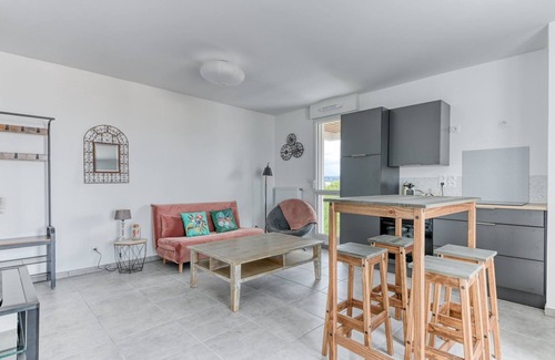 Ferrandiere - Maisons Neuves Apartment | GuestReady - Macaron delight in Villeurbanne