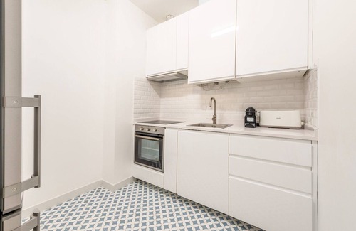 Restelo Apartment | GuestReady - Neoclassical building - Studio 1E