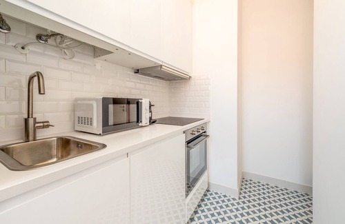 Restelo Apartment | GuestReady - Neoclassical building - Studio 1D