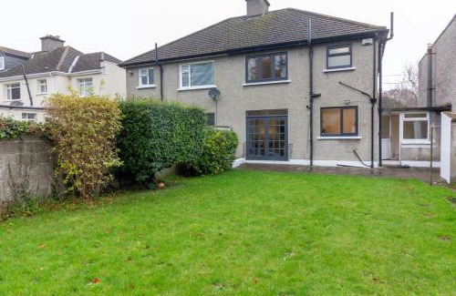 Rathfarnham House | GuestReady - Serene Haven near Castle Golf Club