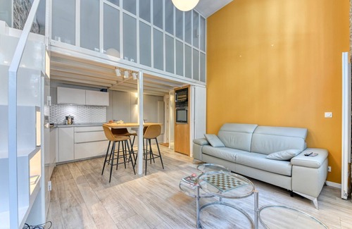 Jules Ferry - Recamier Apartment | GuestReady - Stonewall Mezzanine in Brotteaux