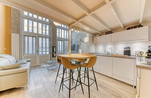 Jules Ferry - Recamier Apartment | GuestReady - Stonewall Mezzanine in Brotteaux