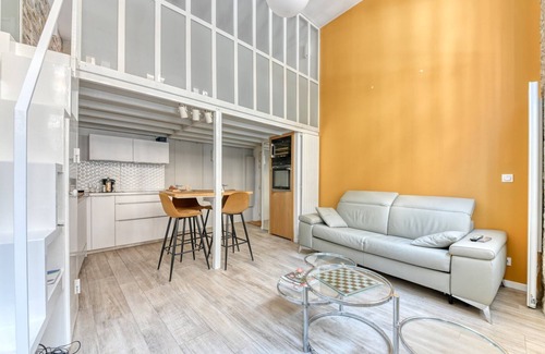 Jules Ferry - Recamier Apartment | GuestReady - Stonewall Mezzanine in Brotteaux