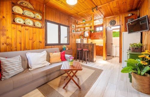 Charneca de Caparica e Sobreda Ski Chalet | GuestReady - Summer Fresco near Telha Beach