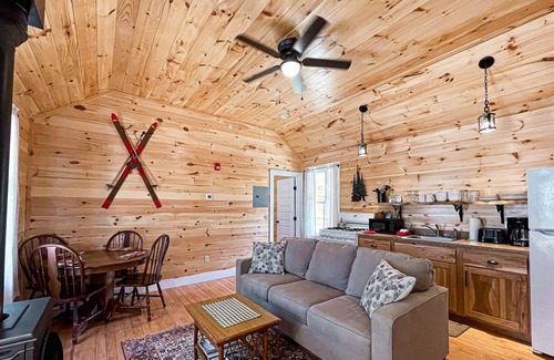 Meacham Cabin | Guides Cabin with Woodland View