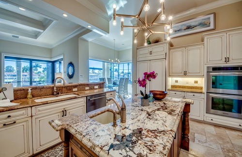 Pelican Villa | Gulf Access Canal | Heated Pool & 2 Spas | Theatre