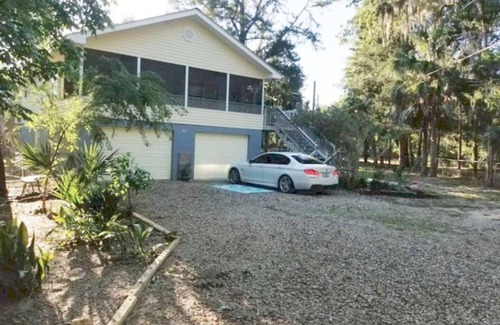 Steinhatchee House | GULF ACCESS home w/dockage, private yard & 2 min walk to eat and stores!