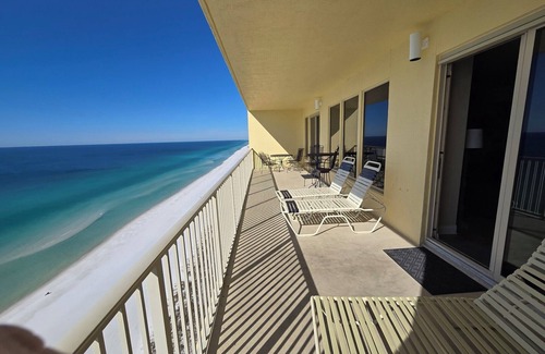Thomas Drive Condo | GULF CREST BEACH FRONT CONDO! 2 BEDROOMSnINQUIRE ABOUT MONTHLY SNOWBIRD RATES!