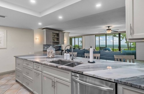 Sanibel Condo | Gulf-Front Luxury Condo | Stunning Views & Direct Beach Access on Sanibel