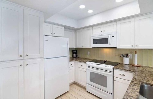 Palm Island Condo | Gulf Front on a ISLAND, 1 pet, tennis/pickleball , kayaks, SUP POOL is CLOSED