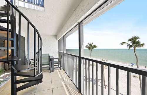 Sanibel Condo | Gulf Front Sanibel Rental Penthouse with Rooftop Sundeck