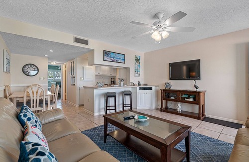 Sunset Beach Condo | Gulf-Front Sunset Beach Condo: Spectacular Sunsets, Steps to Beach, Free Parking