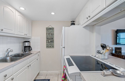 Sunset Beach Condo | Gulf-Front Sunset Beach Condo: Spectacular Sunsets, Steps to Beach, Free Parking