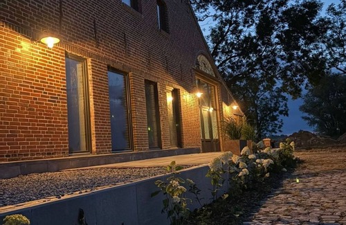 Altfunnixsiel Apartment | Gulfhof Funnixerhörn een - Stylish vacation farm with garden and wide open spaces