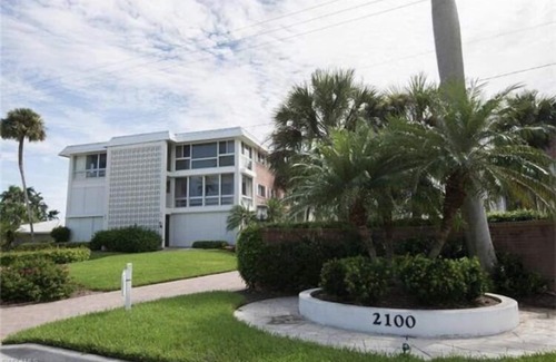 Moorings Condo | Gulfshore Boulevard Prime Private Beach Location in the Moorings.