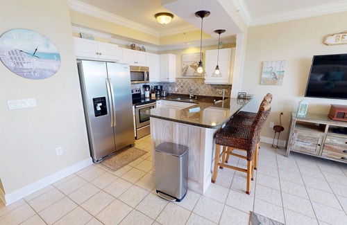 Fort Walton Beach Condo | Gulfside DW 611 w/Beach Service