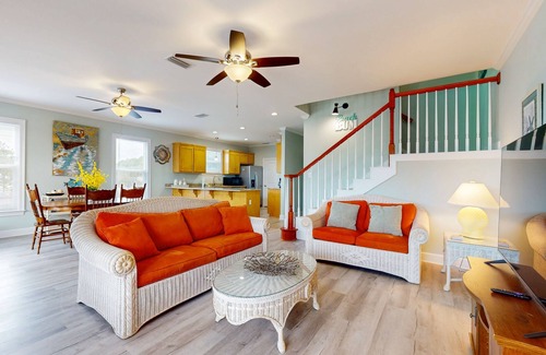 Audubon Place House | Gulfview duplex with loft, full kitchen, and washer and dryer.