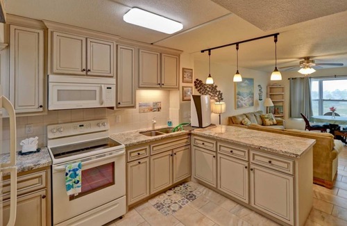 South Padre Island Condo | GULFVIEW I 507 (1-Bedroom Condo) with Pool by RedAwning