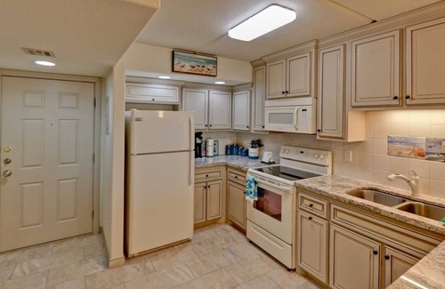 South Padre Island Condo | GULFVIEW I 507 (1-Bedroom Condo) with Pool by RedAwning