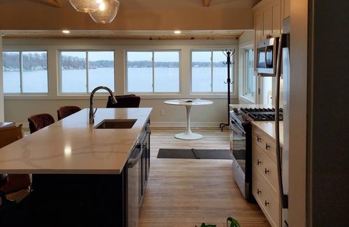Bradley House | Gun Lake - Turtle Nest Cottage - Prime Location Between Grand Rapids & Kalamazoo