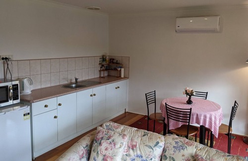 East Warburton Cottage | Gundalee Cottages - located in East Warburton in the Yarra Valley.