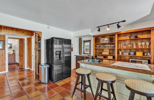 North Shore House | Gunner's Lookout- Standout property in Bernard's Landing- all the amenites but you will not want to leave the townhome!
