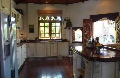 Rangdu Bed & Breakfast | Gunung Paradis Retreat