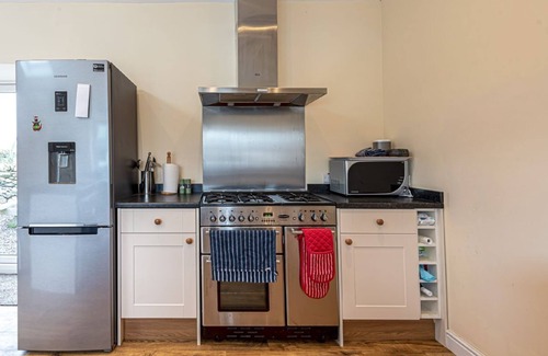 Rhydwyn Cottage | Gwlgri - an apartment that sleeps 8 guests in 4 bedrooms