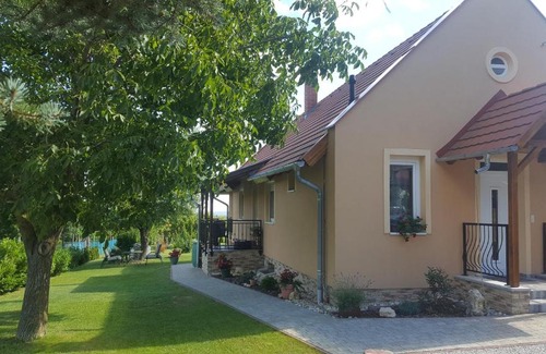 Keszthely Apartment | Gyöngyvirág Apartman