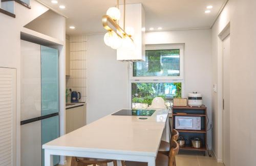 Gyeongju Villa | gyeongju memoareu kieokjangchi