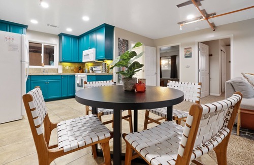 Tulare Apartment | Gym, Pool Table, & Country Views @ The Sunset Loft | 2 Bed, 1 Bath