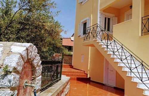 Mavrovouni House | Gythio Seaside Villa Dimitrios- Apartment